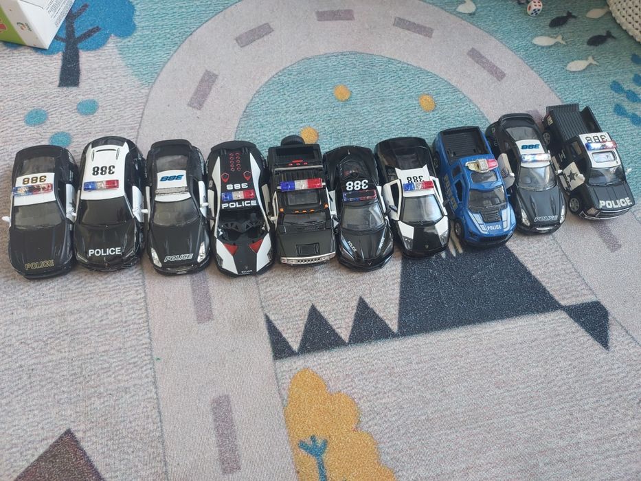 Металеві машинки