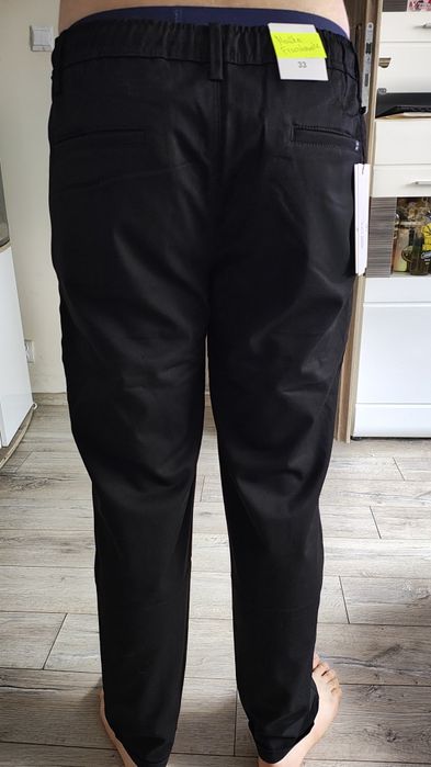 Eleganckie spodnie sportowe Armani XL/33