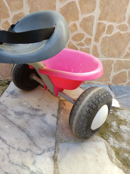 Triciclo cor de rosa