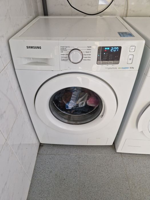 Máquina de Lavar Roupa Samsung EcoBubble 8kg