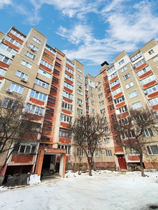 Світла 2-кімнатна квартира з вітальнею-студією 21м2/SZ
