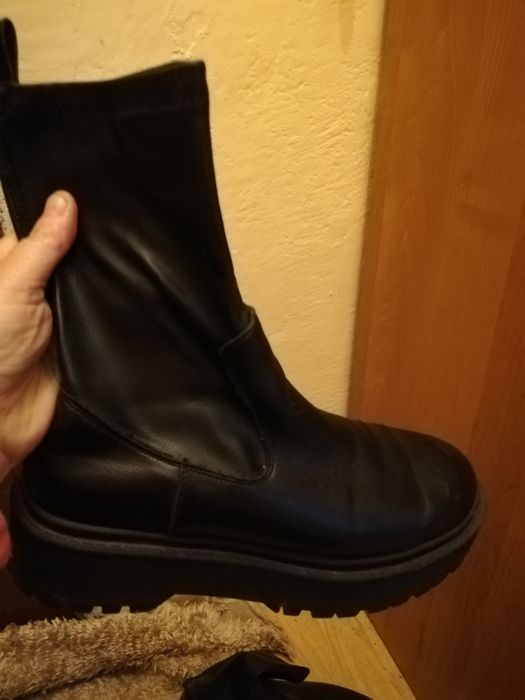 Czarne botki zapraszam