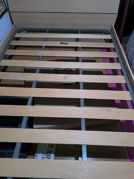 Cama casal.Muito bom estado.