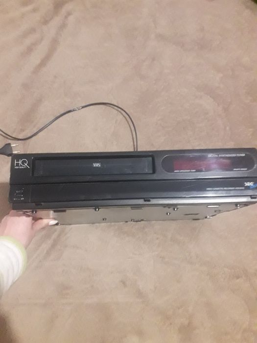 Продам відеомагнітофон