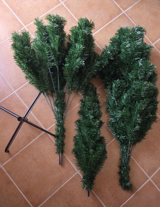 Árvore de Natal Artificial Verde 210 cm + Suporte de Metal (Como Nova)
