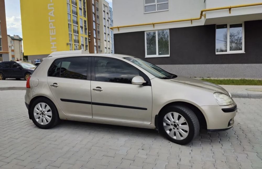 Volkswagen Golf 2004 газ/бензин.
