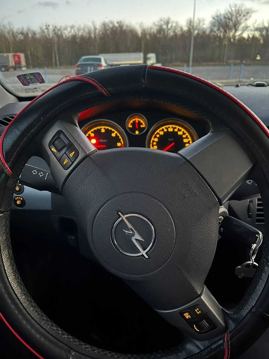 Opel Astra H GTC Coupe/Hatchback