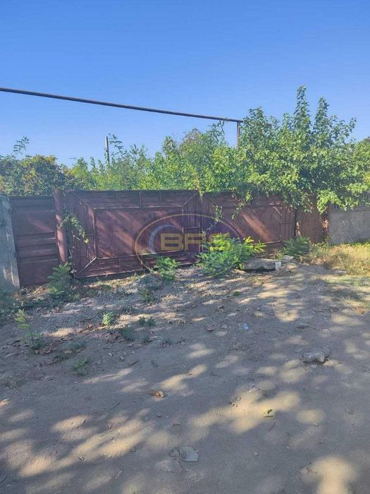 Сухой Лиман, участок 47 соток, в самом центре села,фасад, вид на лиман