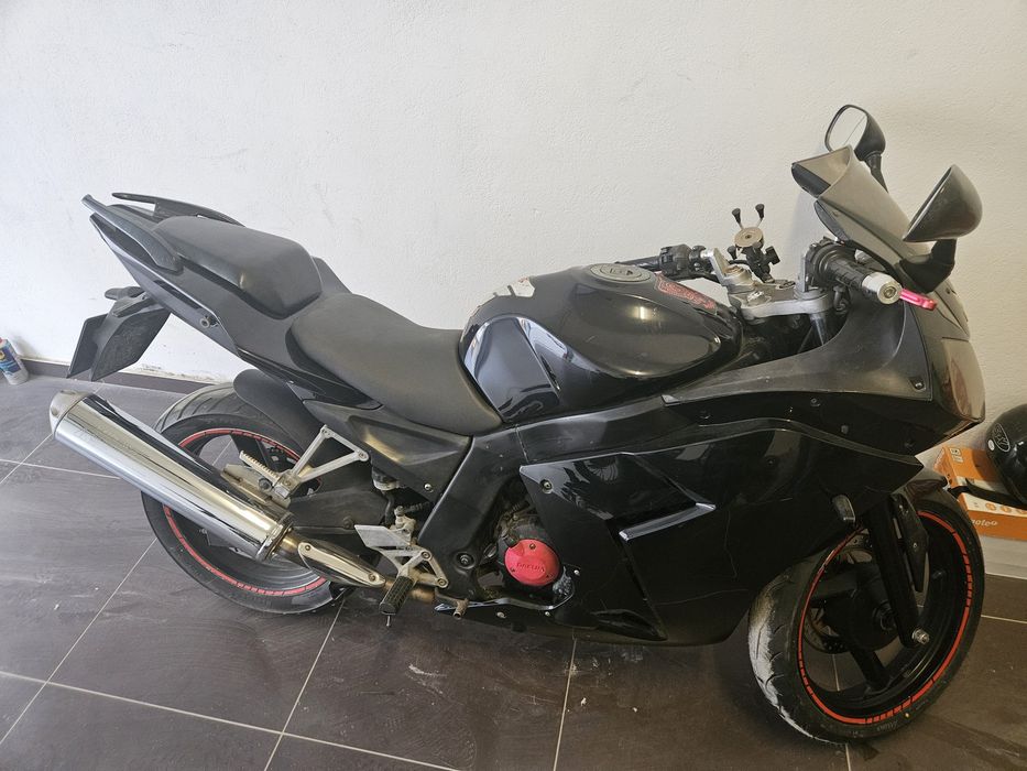 Daelim roadwin 125r