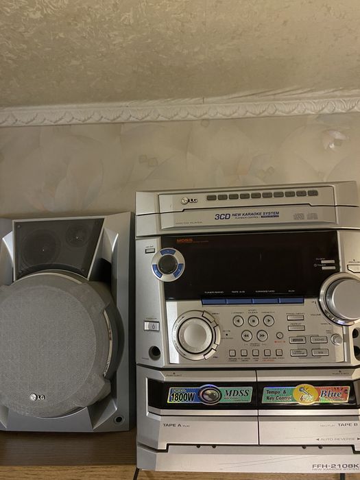 музичний центр LG