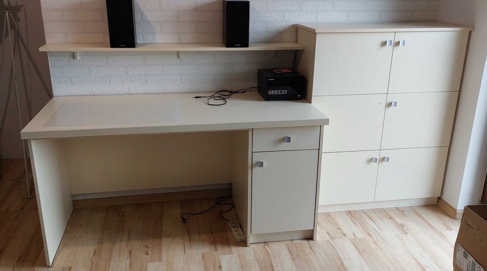 Biurko duże robione przez stolarza, kremowe