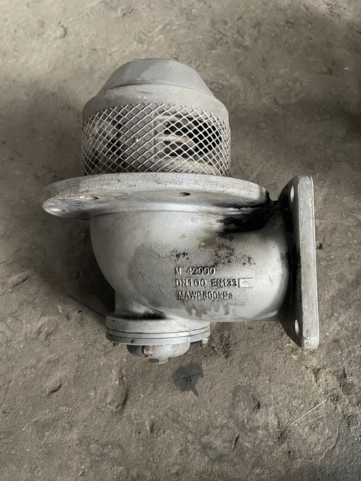 Донный клапан бензовоза цистерны