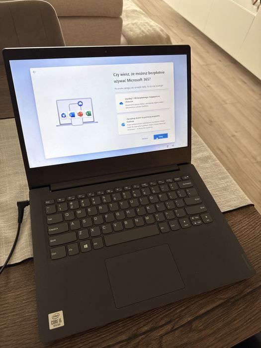 Laptop  Lenovo V14-IIL