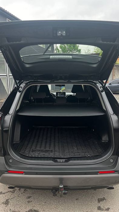 Продам Toyota RAV4 2021 року офіційна