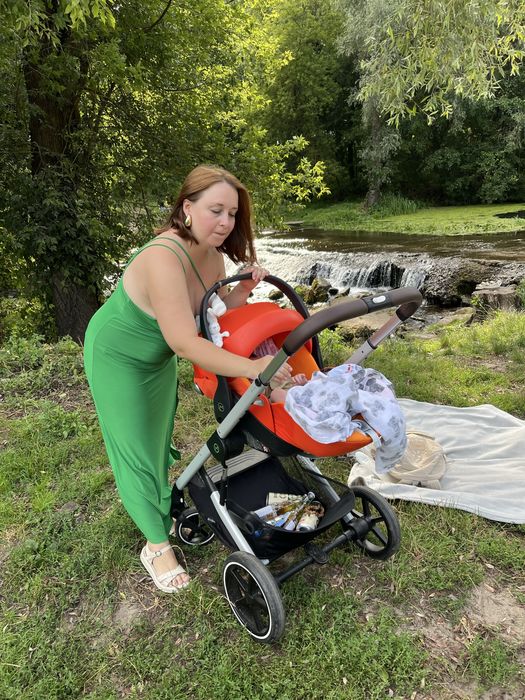 Автолюлька Cybex Сайбекс Cloud  помаранчева розкладна