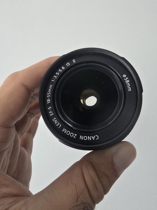 Canon 100D + 18-55mm IS II