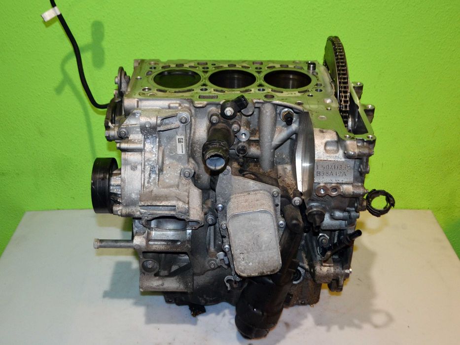 Dół silnika blok tłoki wał korbowy MINI COOPER 1.2T  B38A12A