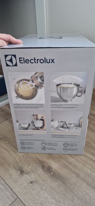 Robot kuchenny Electrolux EKM5570 nowy bezowy kaszmirowy