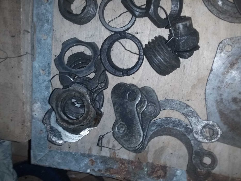 ЛуАЗ:шестерні,підчипники,пропка зливу з магнітом,та інш. КПП та двигун