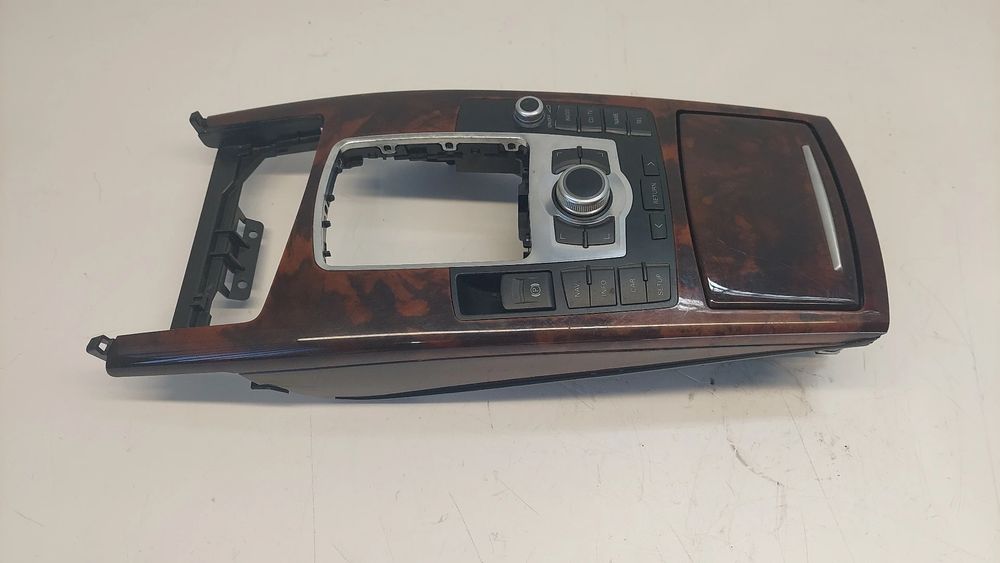 Consola central AUDI A6 (4F2, C6)