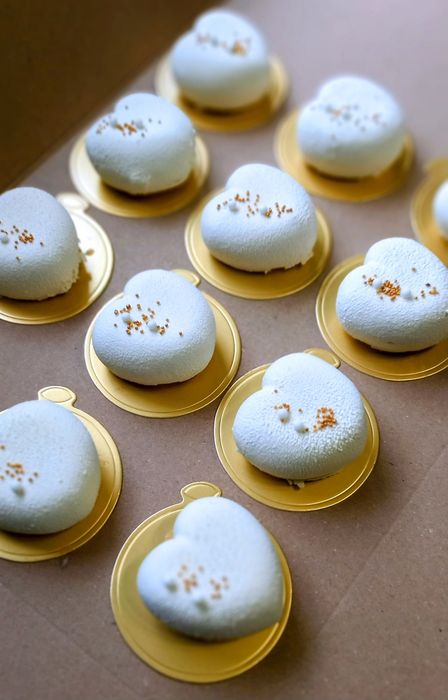 Słodkie stoły, paczki dla gości ciasta i torty