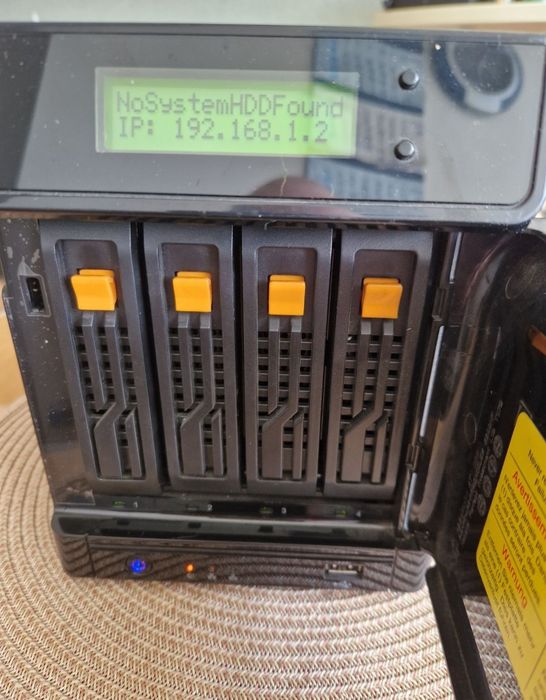 NAS сховище на 4 диска Seagate 440/420