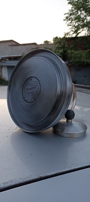 Чайник з нержавіючої сталі