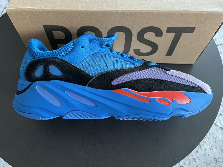Yeezy 700 - size 50