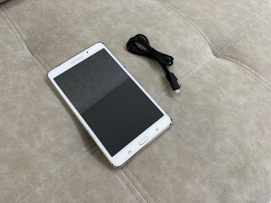 Продам планшет Samsung Tab 4 SM T230 в хорошому стані
