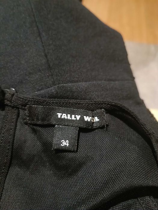 Efektowna mała czarna.Tally Weijl.