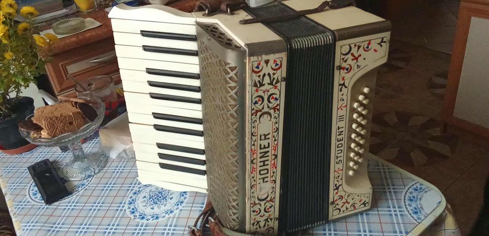 Akordeon Hohner Student III stan bardzo dobry!