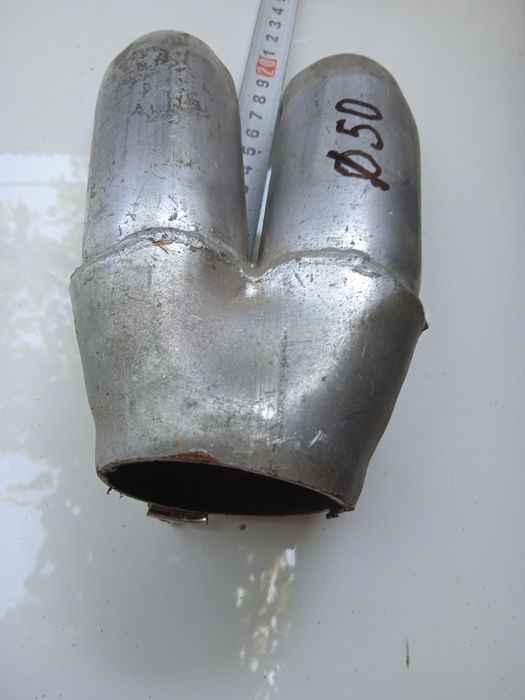 Выхлопная труба  раздвоение.