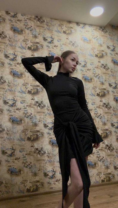 Вечернее трендовое платье