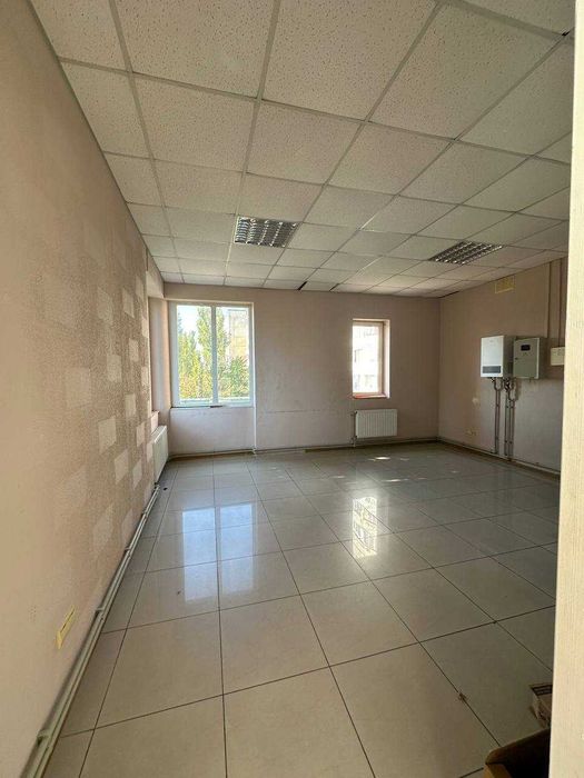 м.Рівне .Здається приміщення вільного призначення,площа 150 кв.м