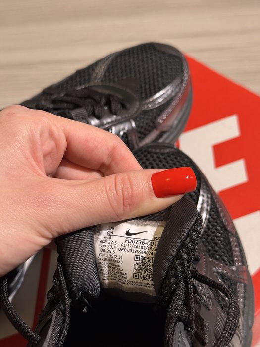 Кросівки жіночі Nike V2K Run Shoes Black FD0736-001