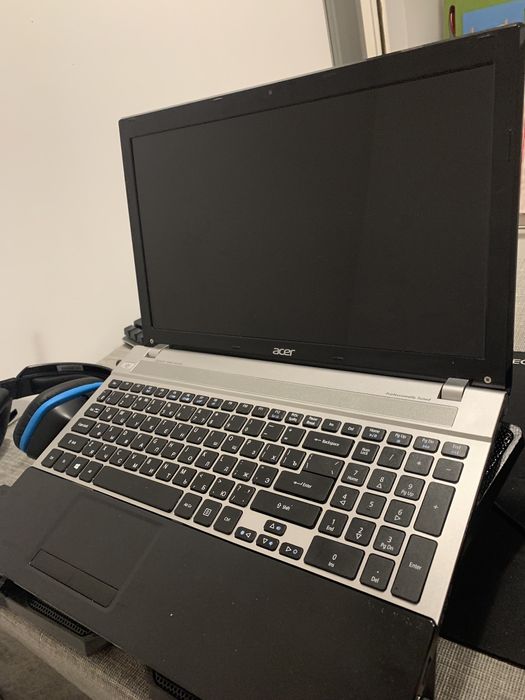 Laptop Acer v3-571g