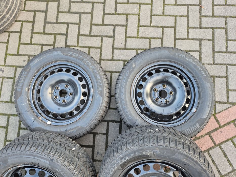 Komplet Kół Stalowych z Oponami Zima SKODA VW Tiguan 5x112 215/60 R17