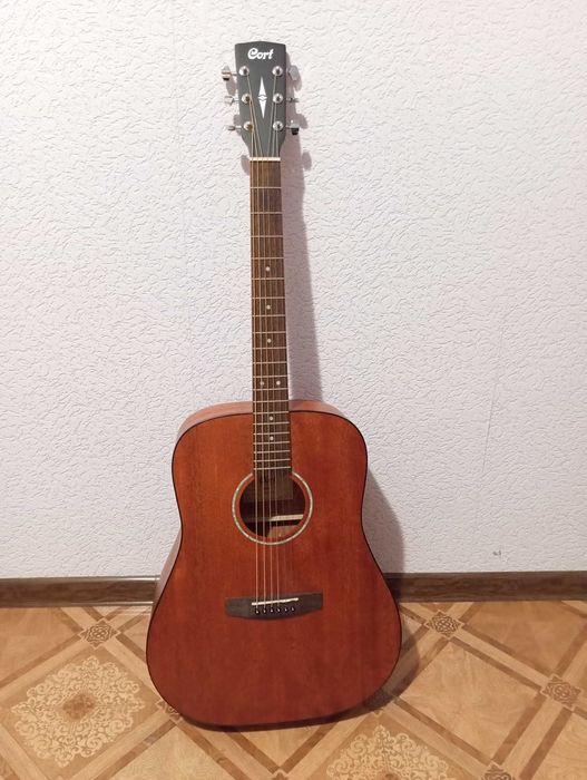 Продам гітару в ідеальному стані з чохлом