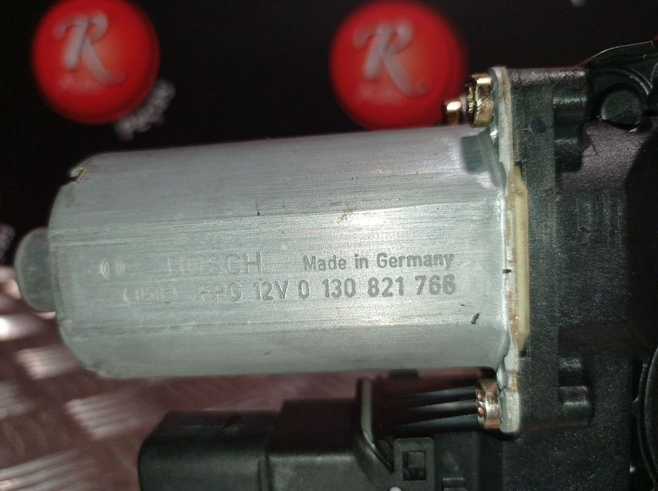 Motor Do Elevador Porta T.D Volkswagen Golf Iv (1J1)