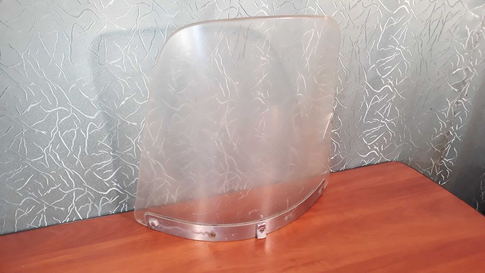 Стекло ветровое на мотоцикл