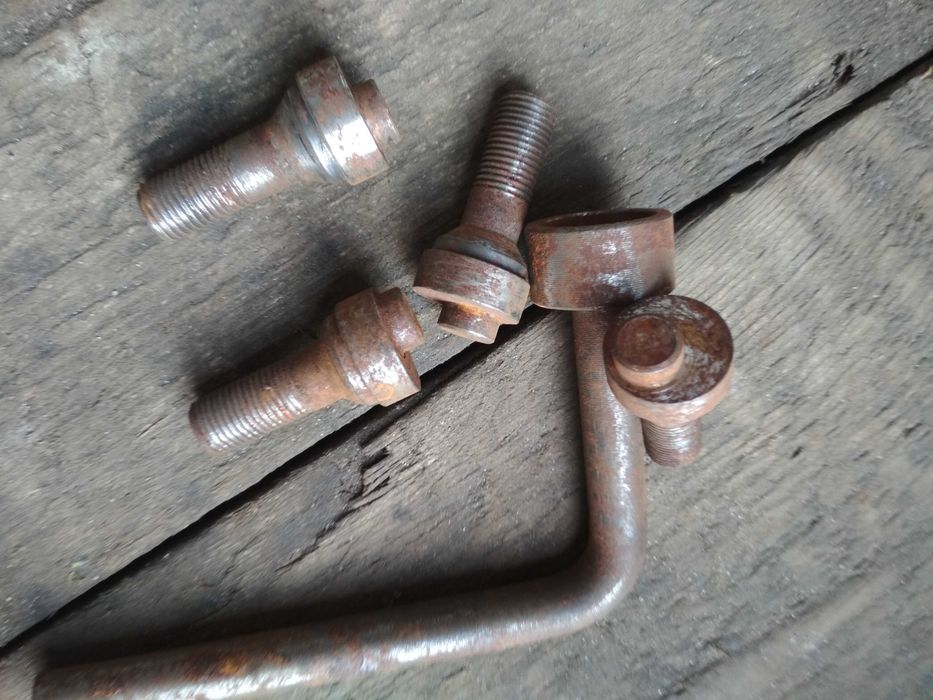 Комплект болтов и гаек *запреток* ваз и москвич