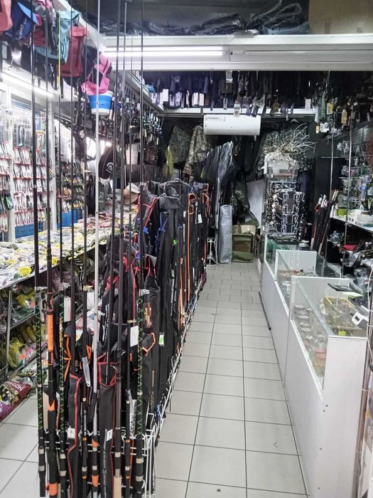 Sklep wędkarski na targowisku Mannhatan Szczecin