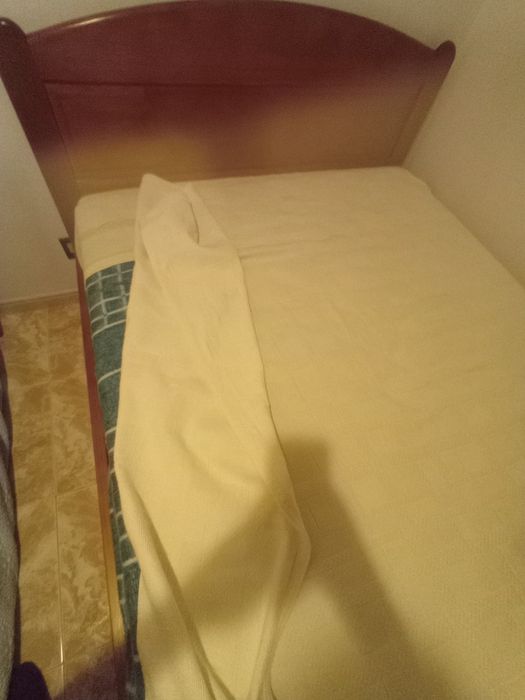 Vendo cama madeira casal