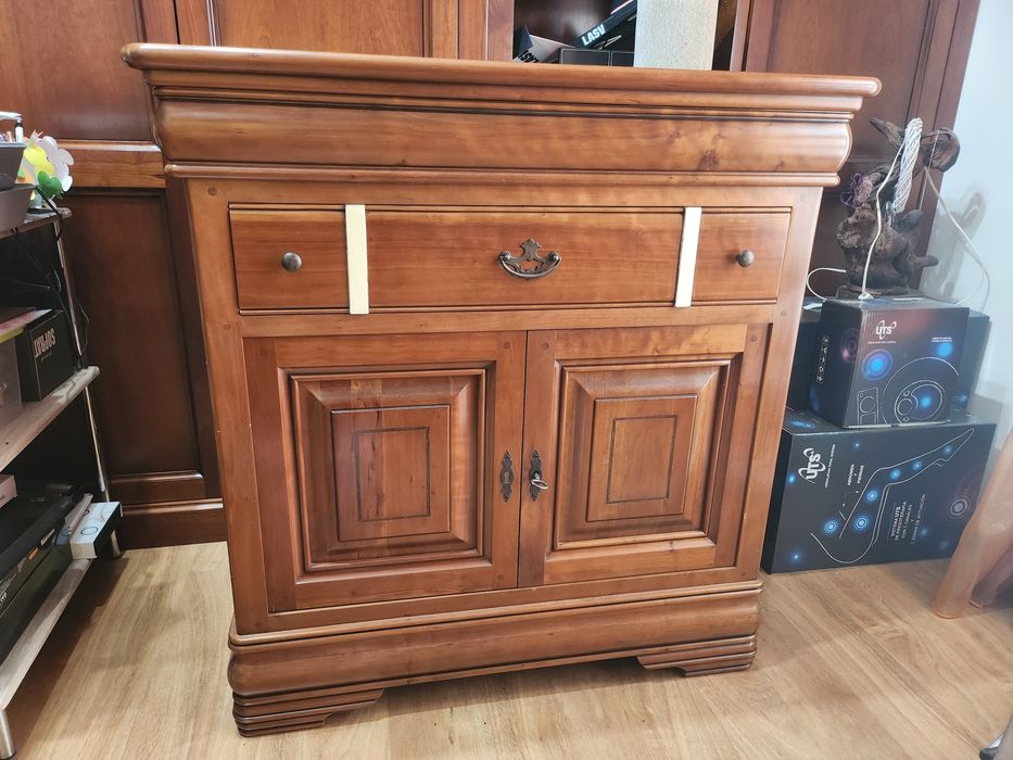 Rotating TV Stand