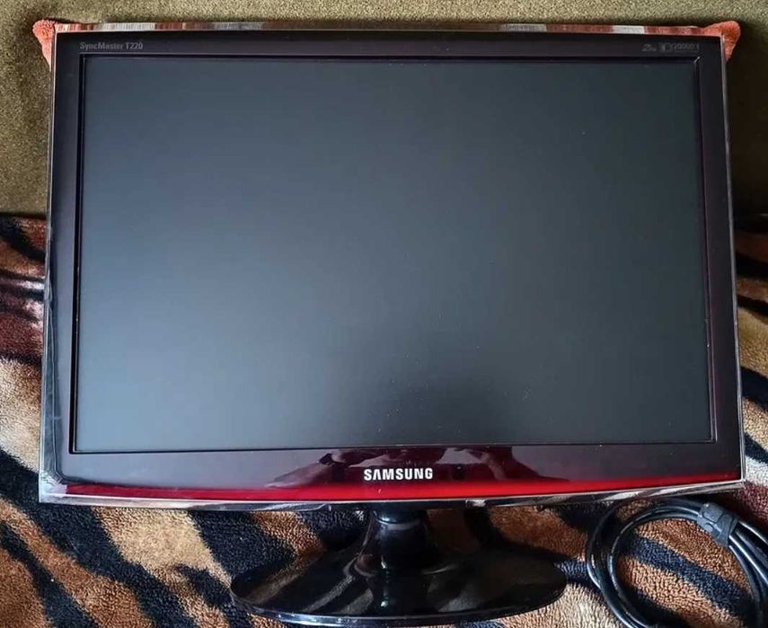 Монитор 22" Samsung T220 (1680х1050) + шнуры