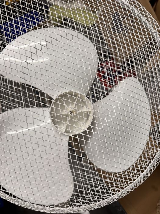 Ventoinha de pé rotativa