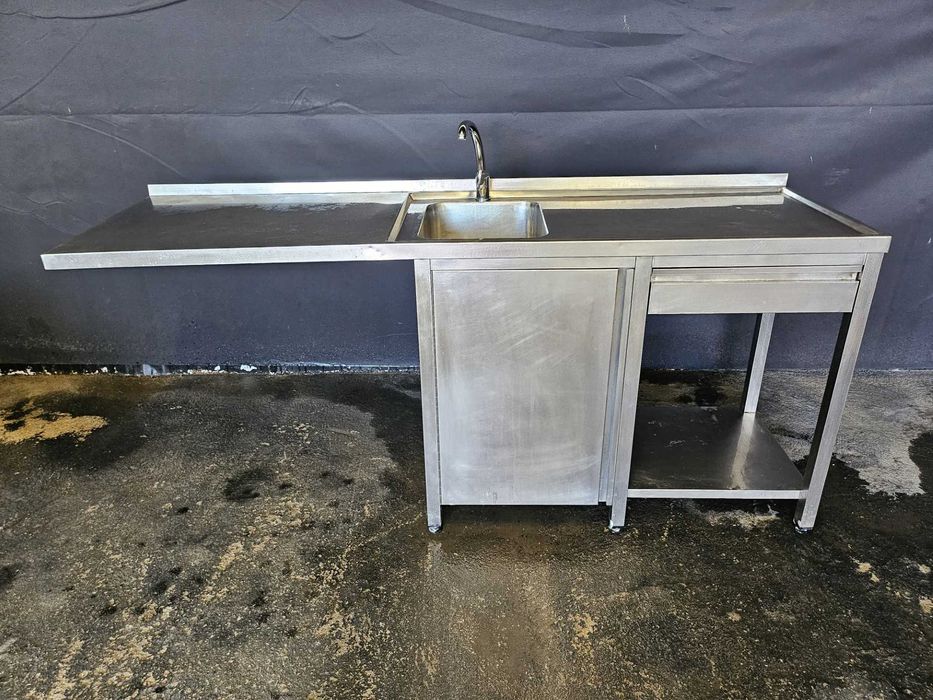 Bancada em inox com lava loiça