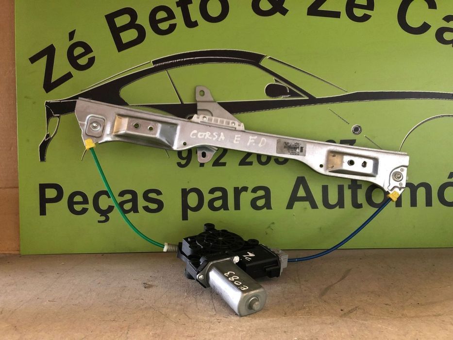 OPEL CORSA E ELEVADOR PORTA FRENTE DIREITA - E083