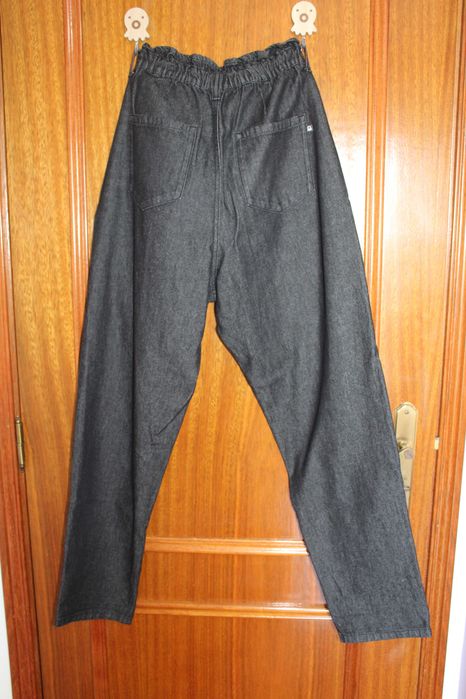 Calça franzida na cintura com botões tamanho 38 Benetton