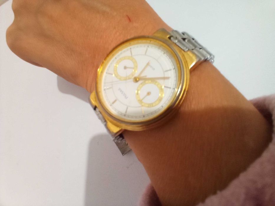 Pulsar dourado quartz 40€
